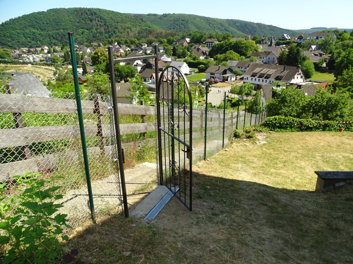 Fussweg zum Parkplatz